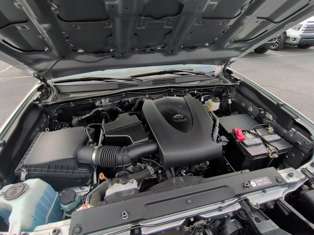 Used 2019 Toyota Tacoma SR5 AWD/4WD image 26
