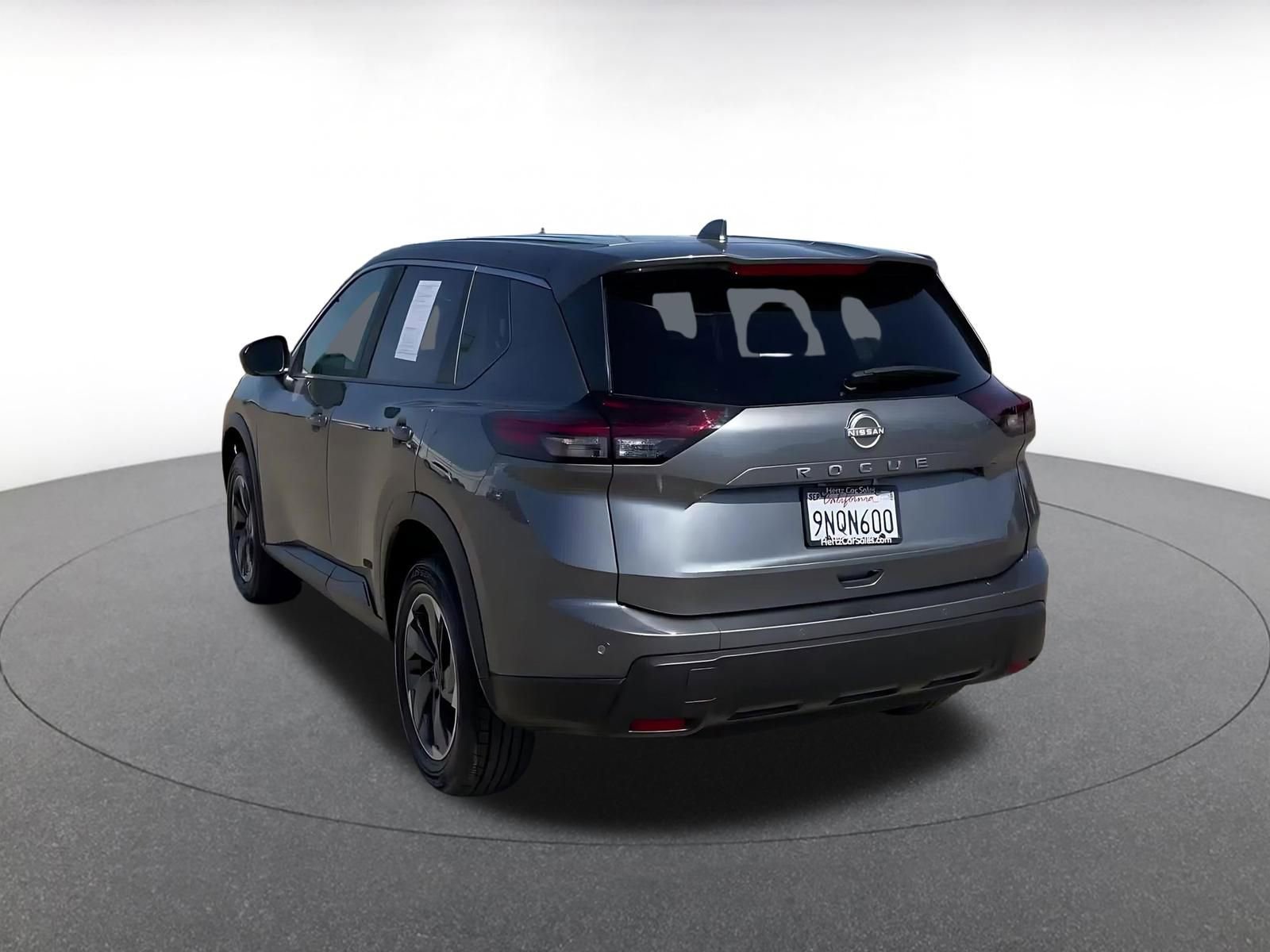 Used 2025 Nissan Rogue SV image 11