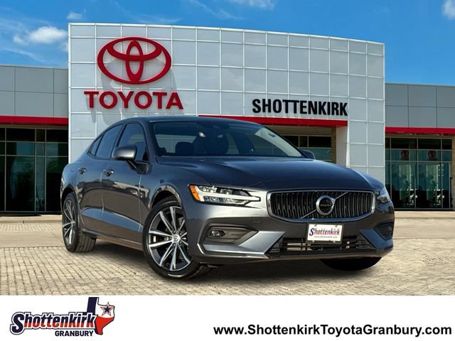Used 2021 Volvo S60 T5 Momentum