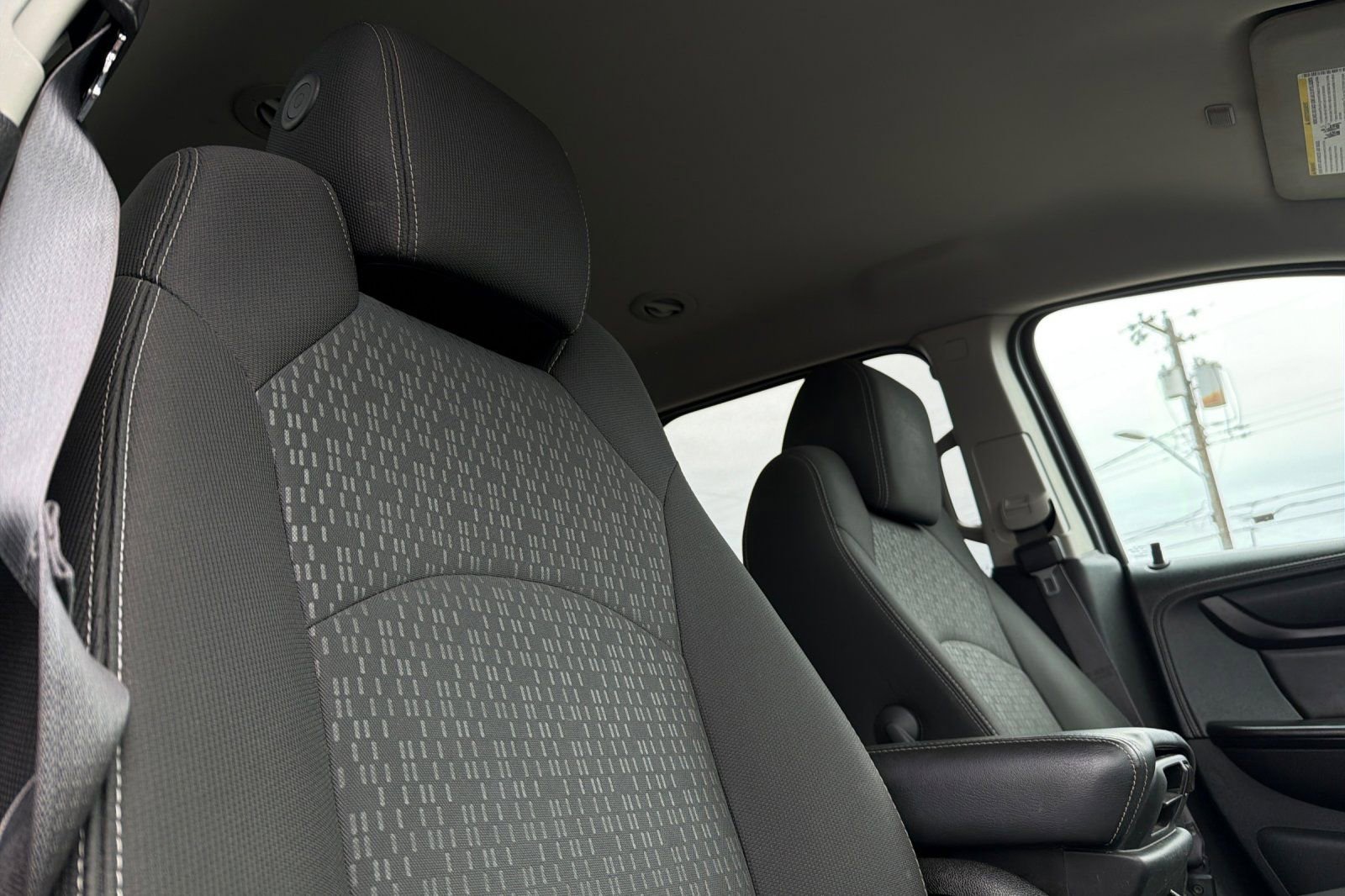 Used 2014 GMC Acadia SLE image 20