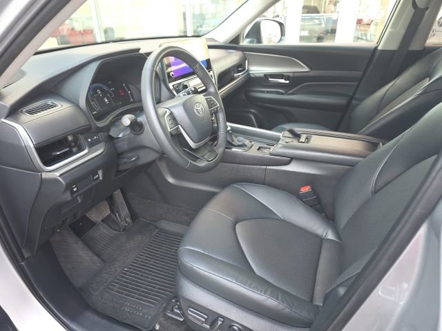 Certified 2025 Toyota Grand Highlander XLE image 8