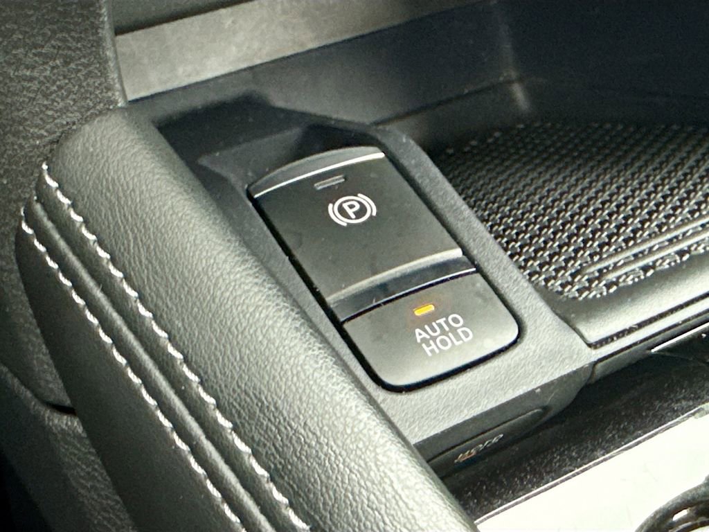 Used 2023 Nissan Kicks SR w/ SR Premium Package image 35