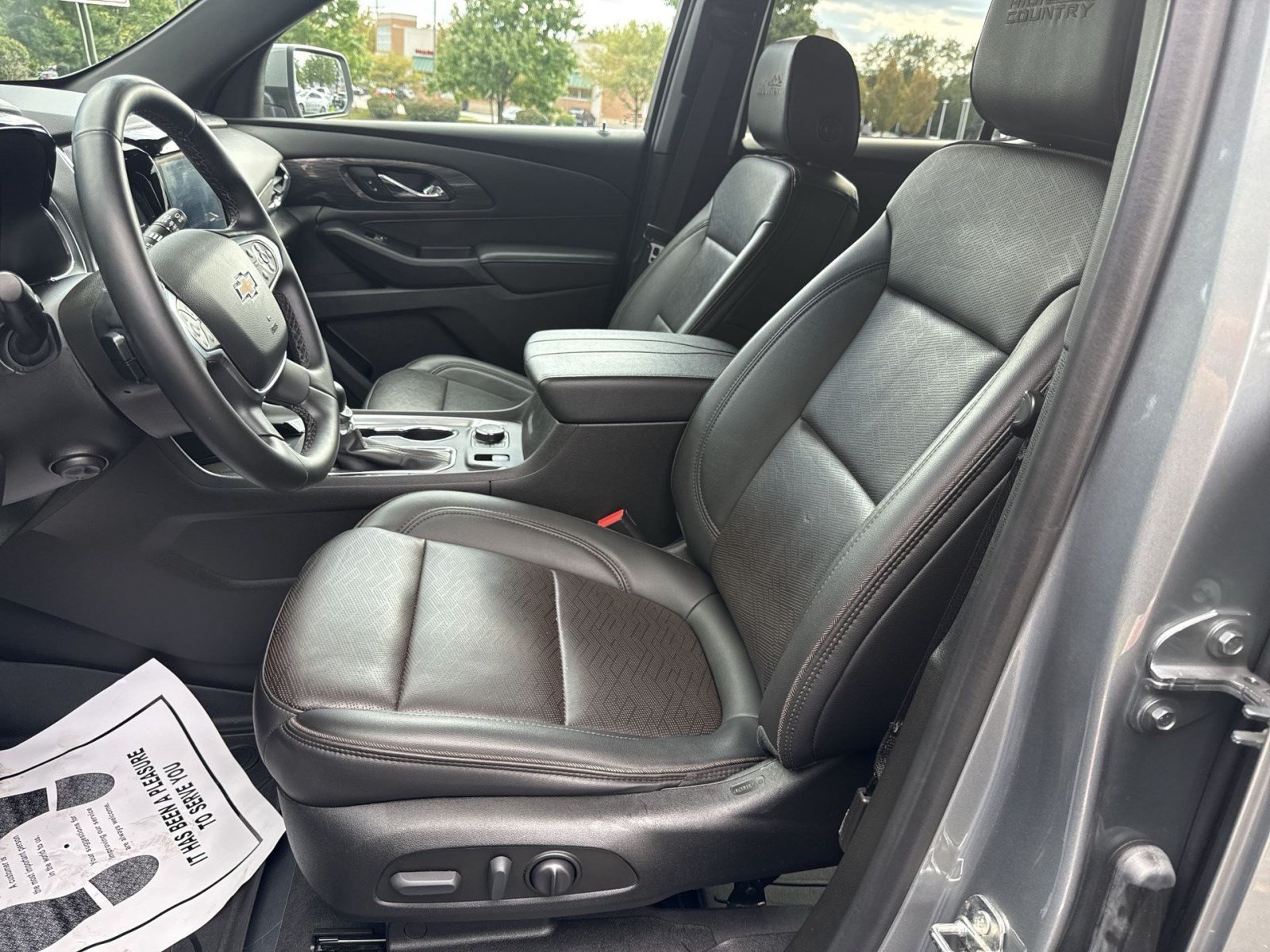 Used 2023 Chevrolet Traverse High Country AWD/4WD image 13