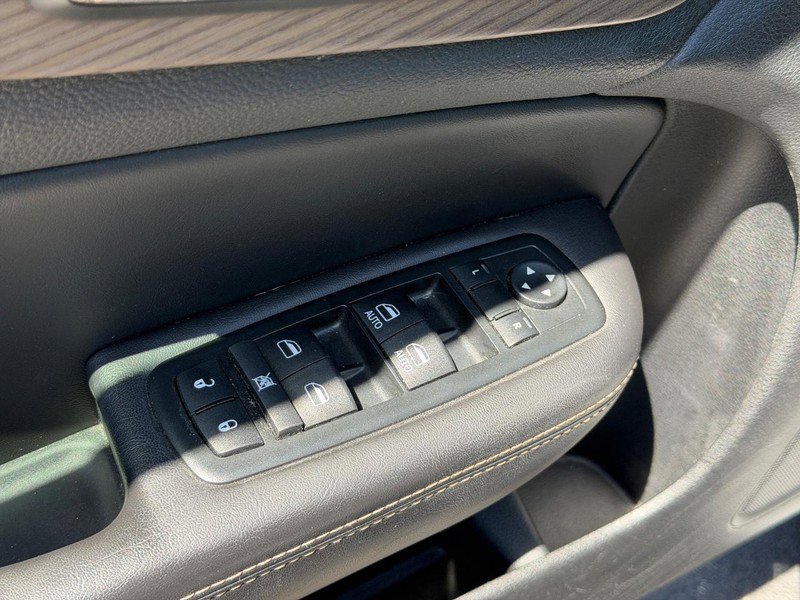 Used 2015 Chrysler 200 C w/ Navigation & Sound Group I FWD image 16