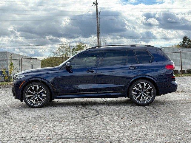 Used 2022 BMW X7 M50i image 8