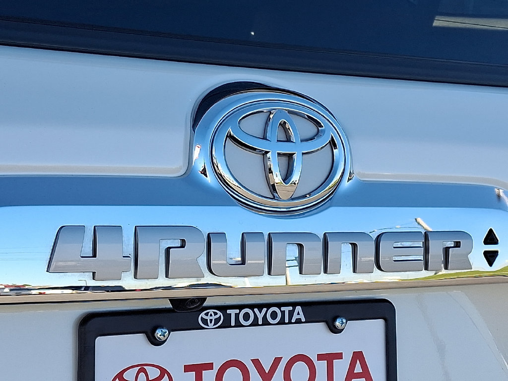 Used 2022 Toyota 4Runner Limited AWD/4WD image 30