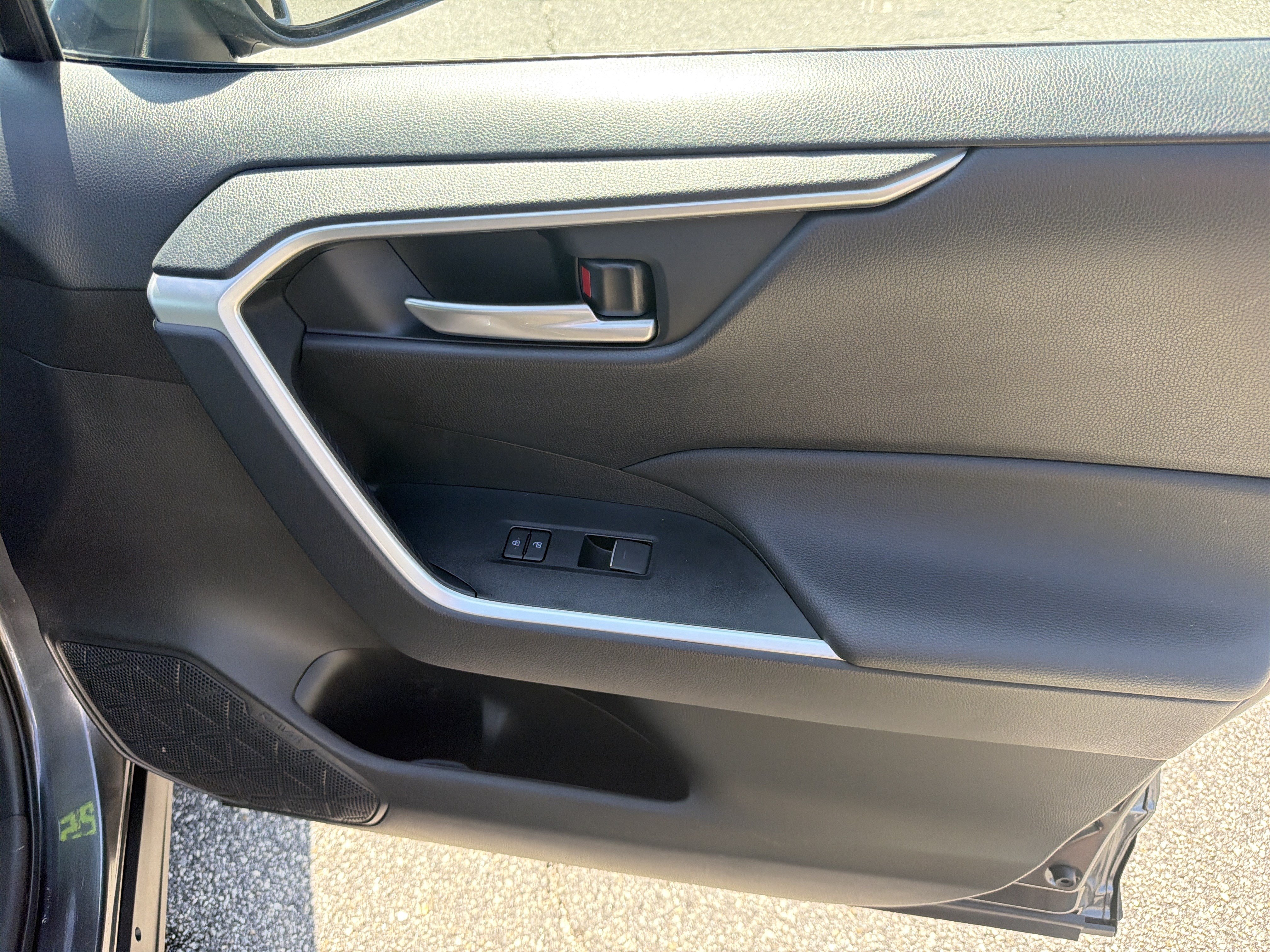 Certified 2025 Toyota RAV4 XLE w/ Convenience Package FWD image 23
