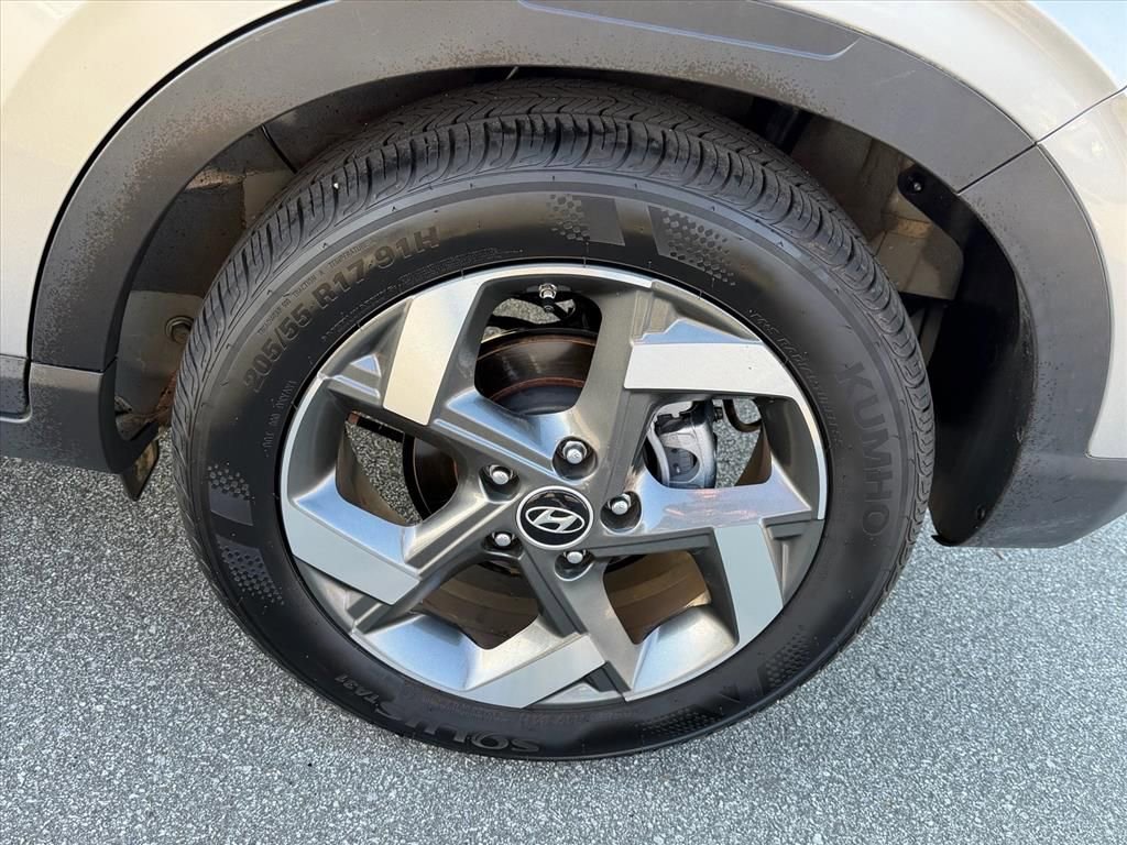 Certified 2023 Hyundai Venue SEL w/ Cargo Package image 12