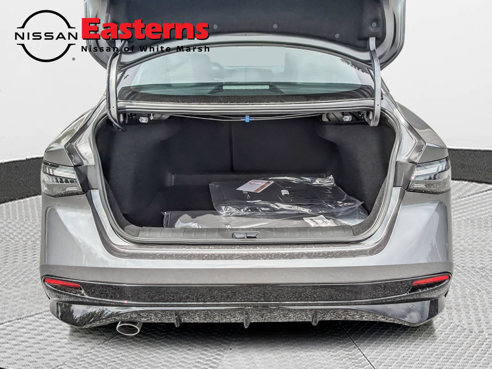 New 2027 Nissan Sentra SR FWD image 9
