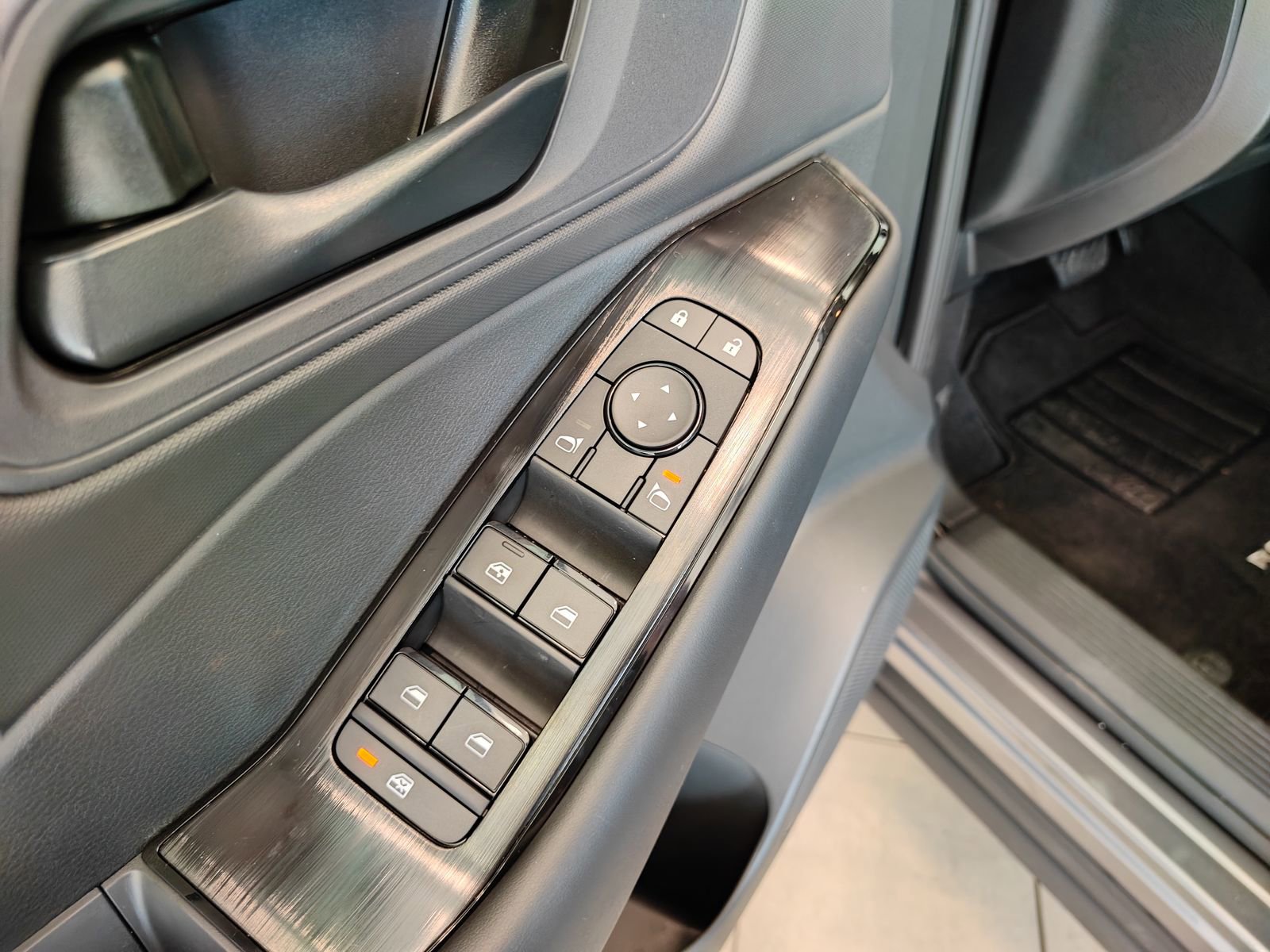 New 2026 Nissan Rogue S image 9