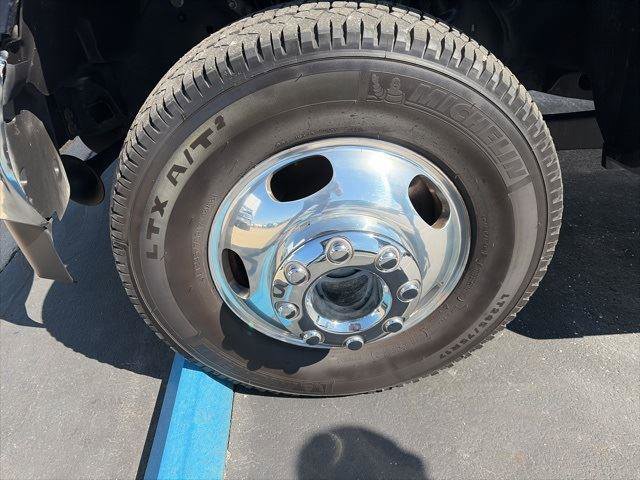 Used 2018 Ford F350 Lariat w/ Lariat Ultimate Package image 2