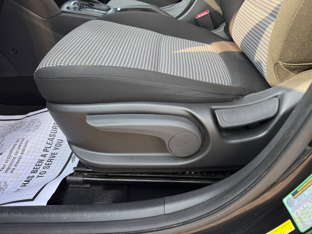 Used 2021 Hyundai Kona SEL AWD/4WD image 16