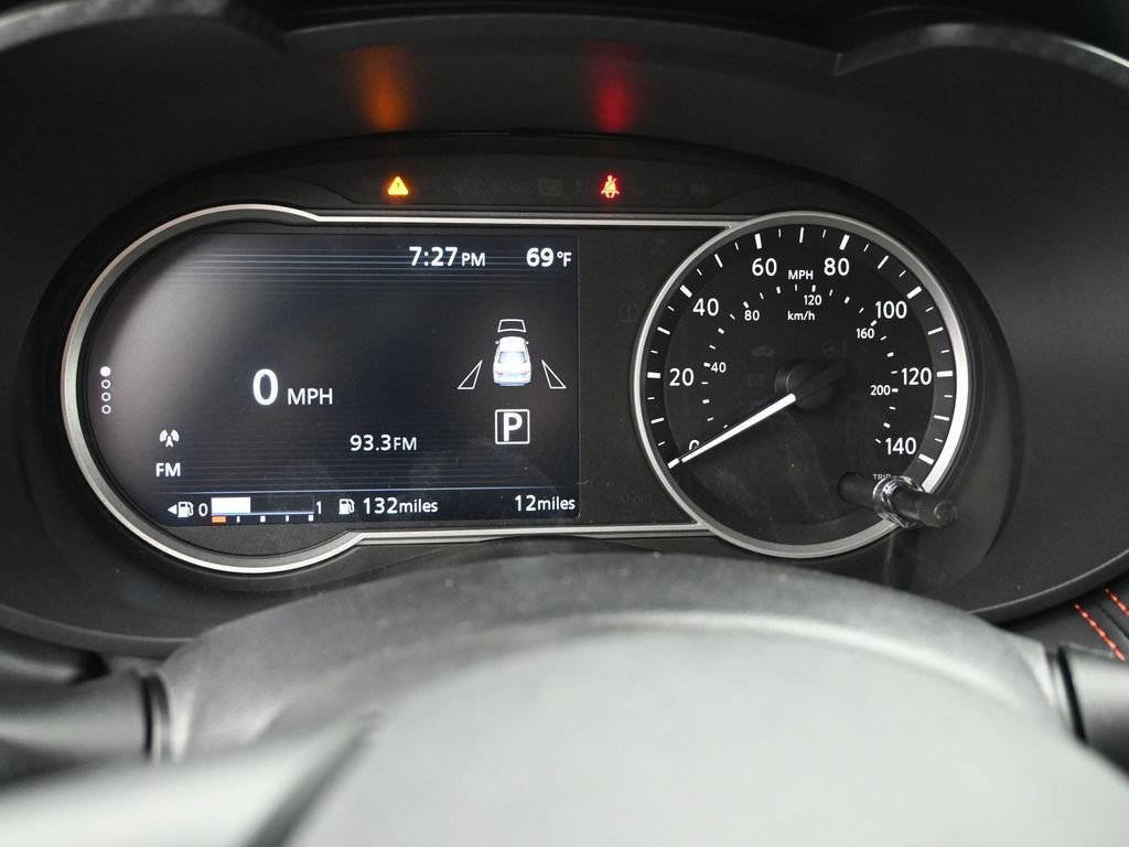 New 2025 Nissan Versa SR w/ Trunk Package FWD image 19