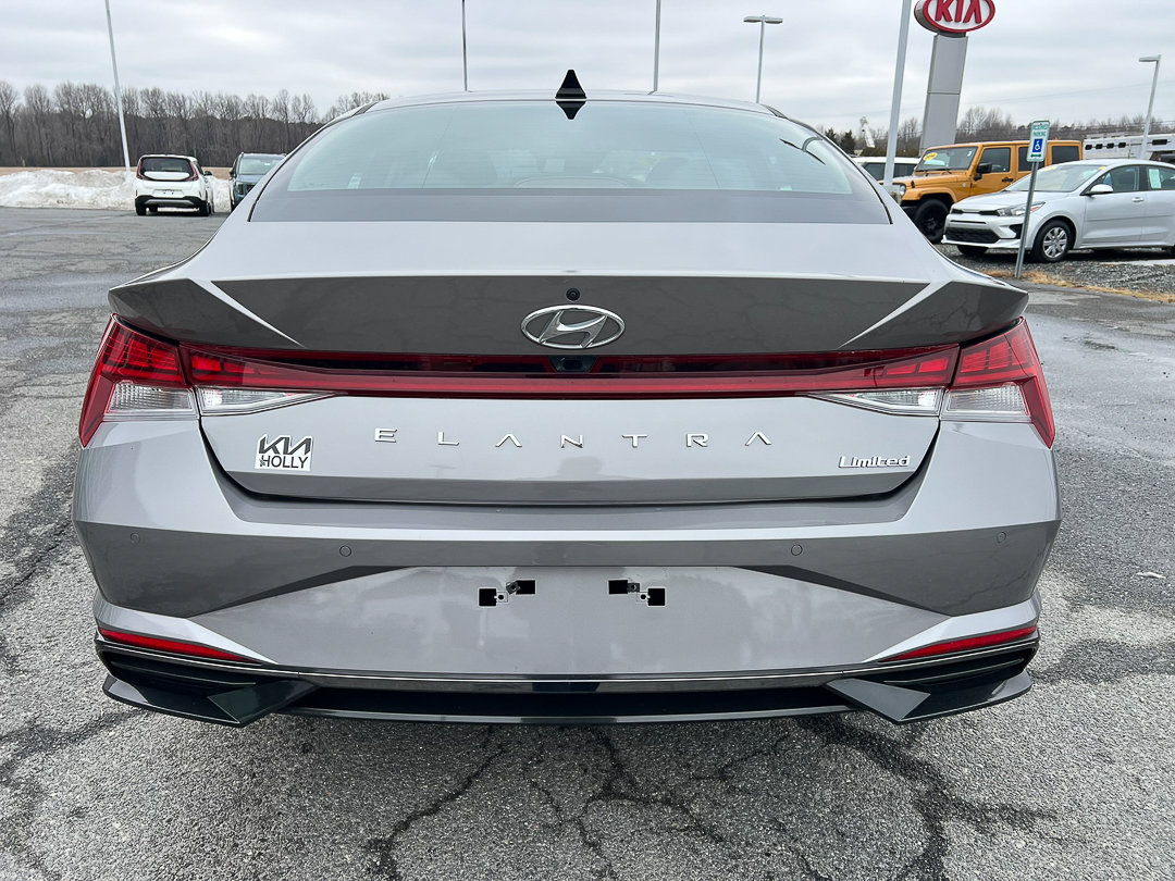 Used 2021 Hyundai Elantra Limited image 4
