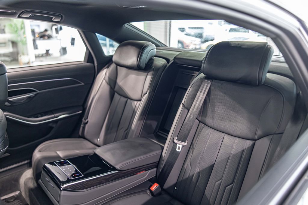 Used 2025 Audi A8 L 3.0T AWD/4WD image 35