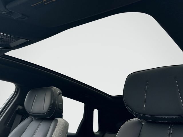 Certified 2024 Cadillac Lyriq Tech AWD/4WD image 15