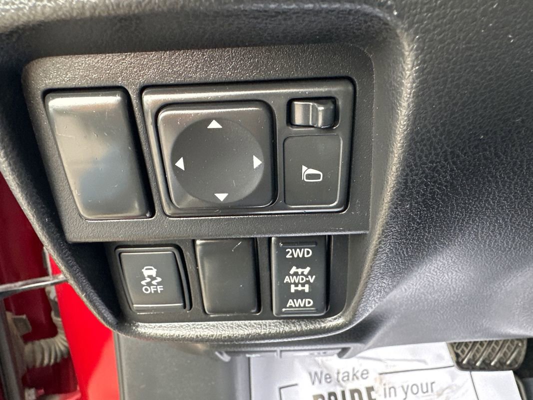 Used 2011 Nissan Juke SV image 21