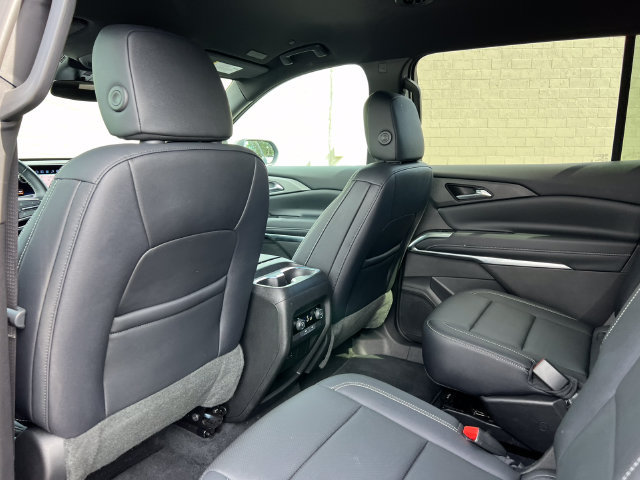Used 2026 Chevrolet Traverse LT AWD/4WD image 37