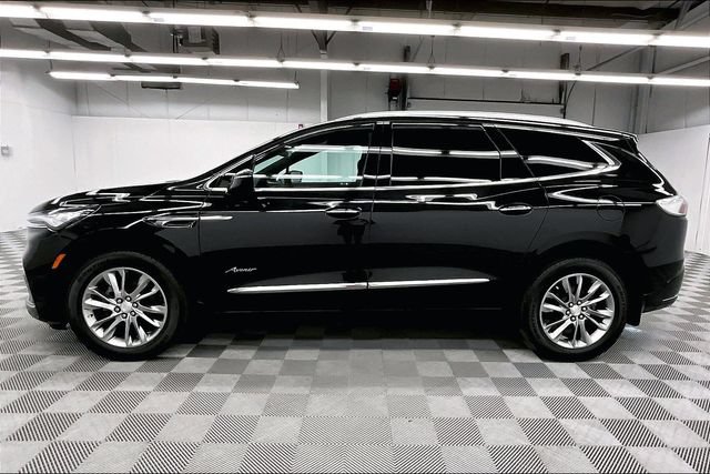 Used 2022 Buick Enclave Avenir w/ Avenir Technology Package AWD/4WD image 14