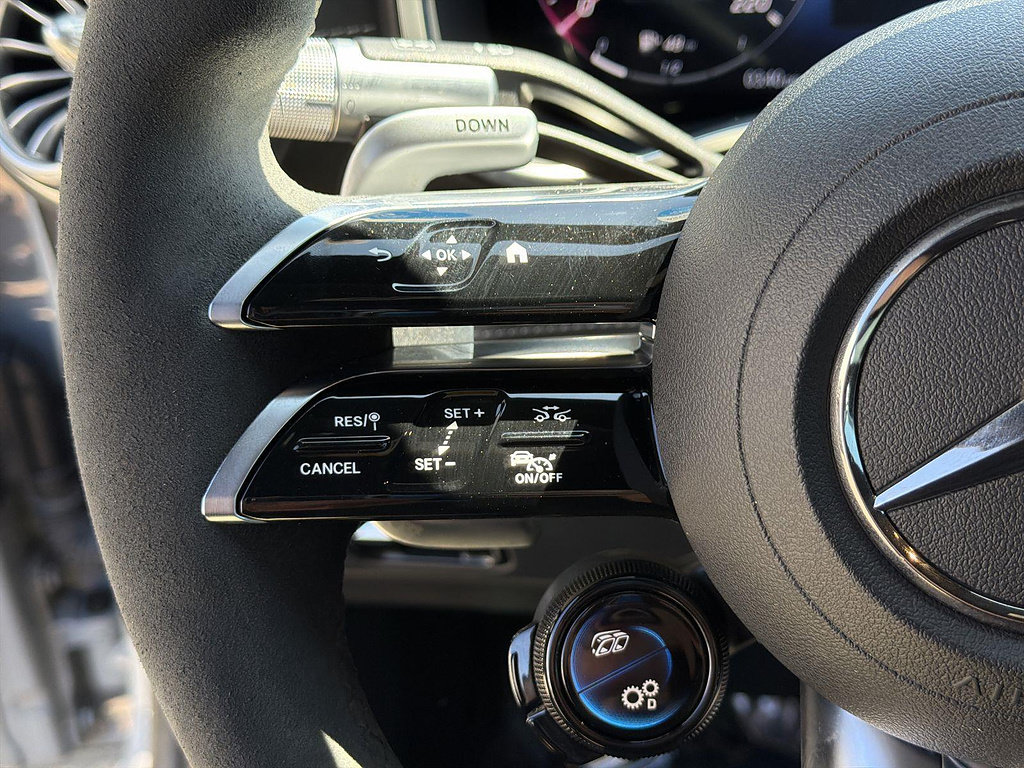 Used 2022 Mercedes-Benz SL 63 AMG 4MATIC image 34