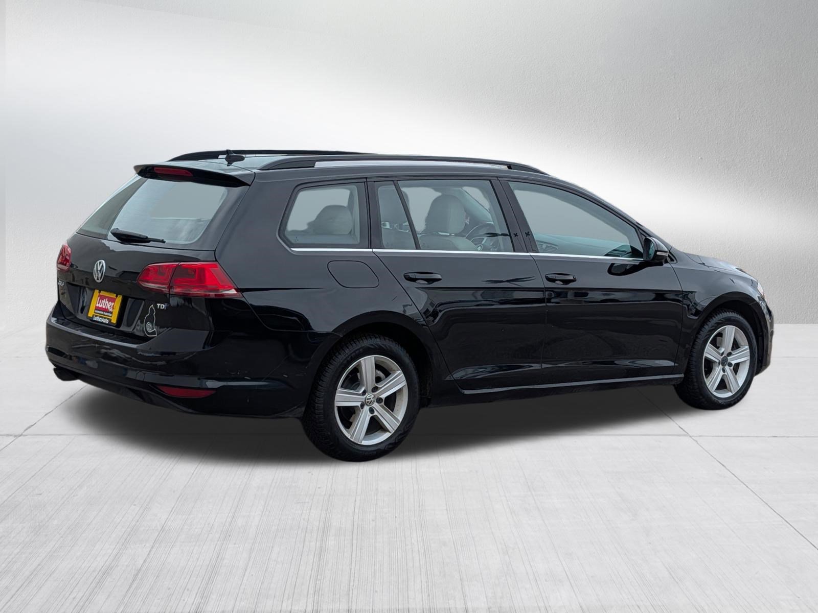 Used 2015 Volkswagen Golf TDI S image 7