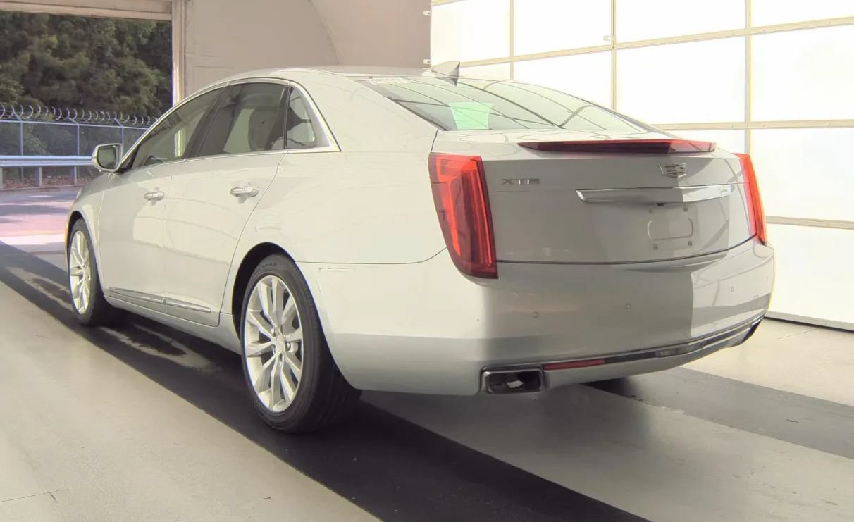 Used 2016 Cadillac XTS Luxury FWD image 4