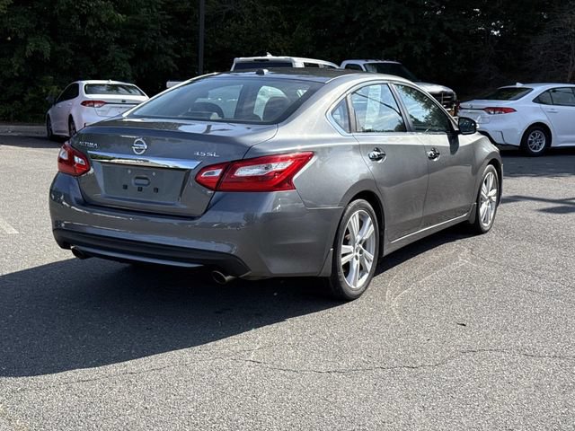 Used 2016 Nissan Altima 3.5 SL w/ 3.5 Technology Package FWD image 2