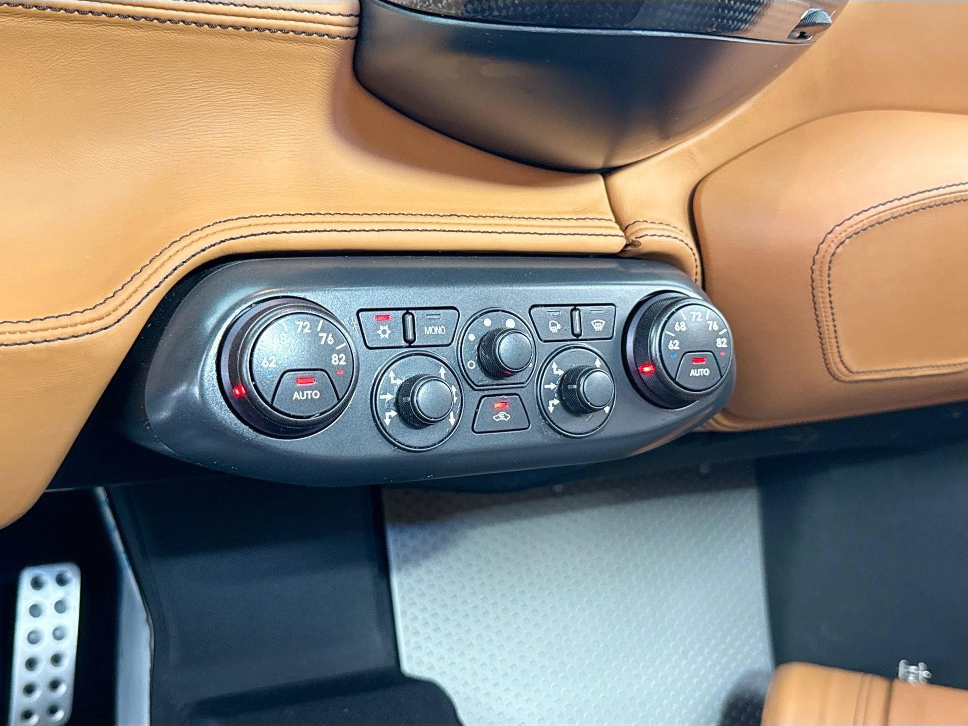 Certified 2015 Ferrari 458 Speciale Coupe RWD image 12