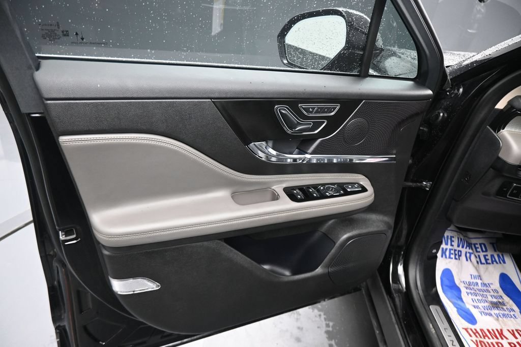 Used 2024 Lincoln Corsair FWD w/ Equipment Group 101A image 3