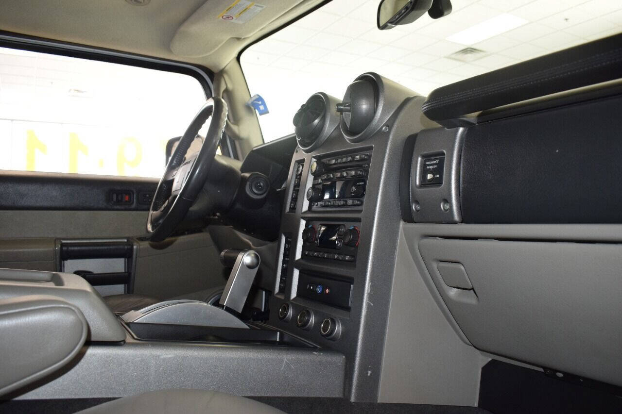 Used 2003 HUMMER H2 w/ Preferred Equipment Group AWD/4WD image 45