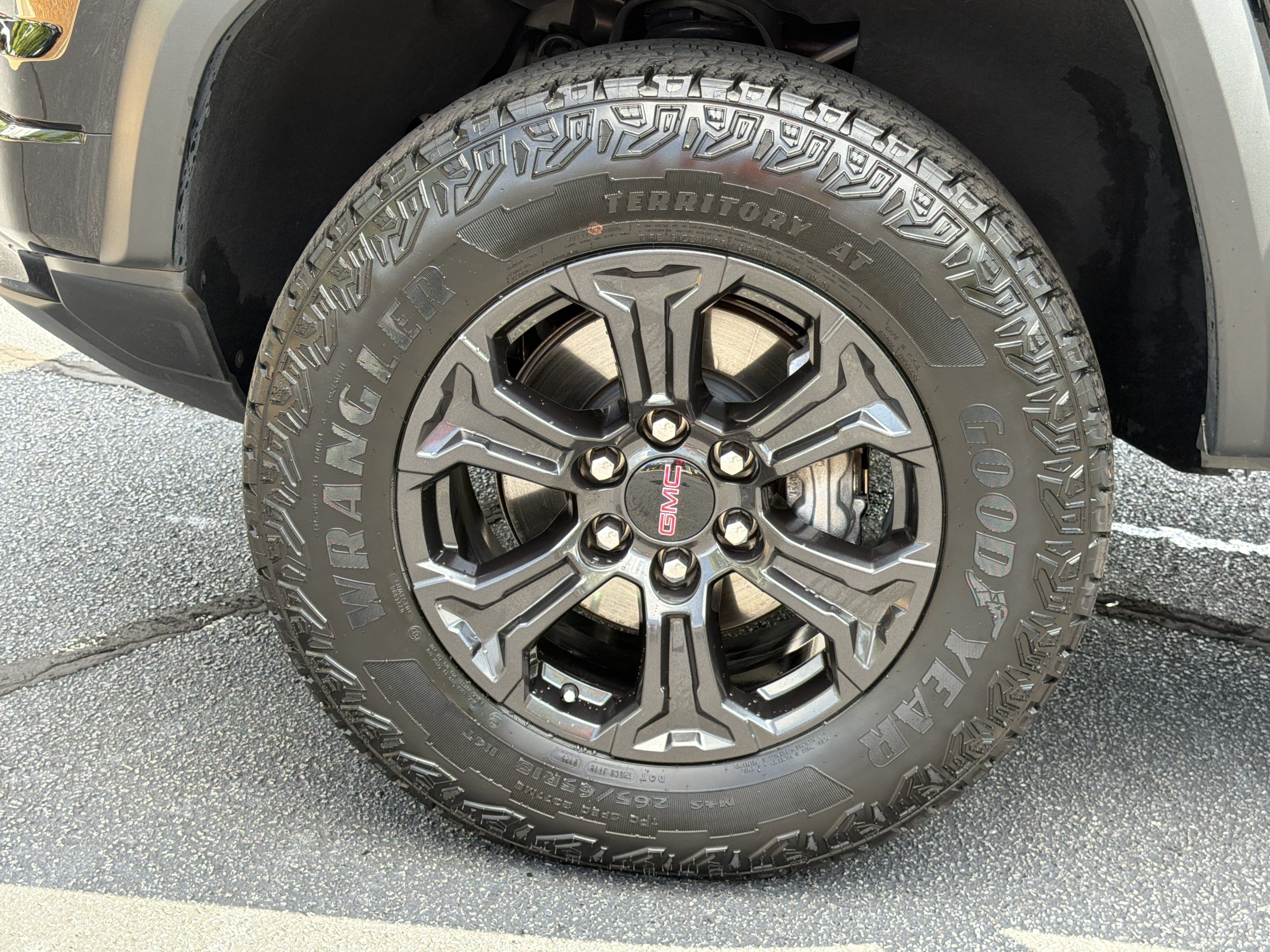 Used 2025 GMC Canyon Elevation w/ Convenience Package RWD image 30