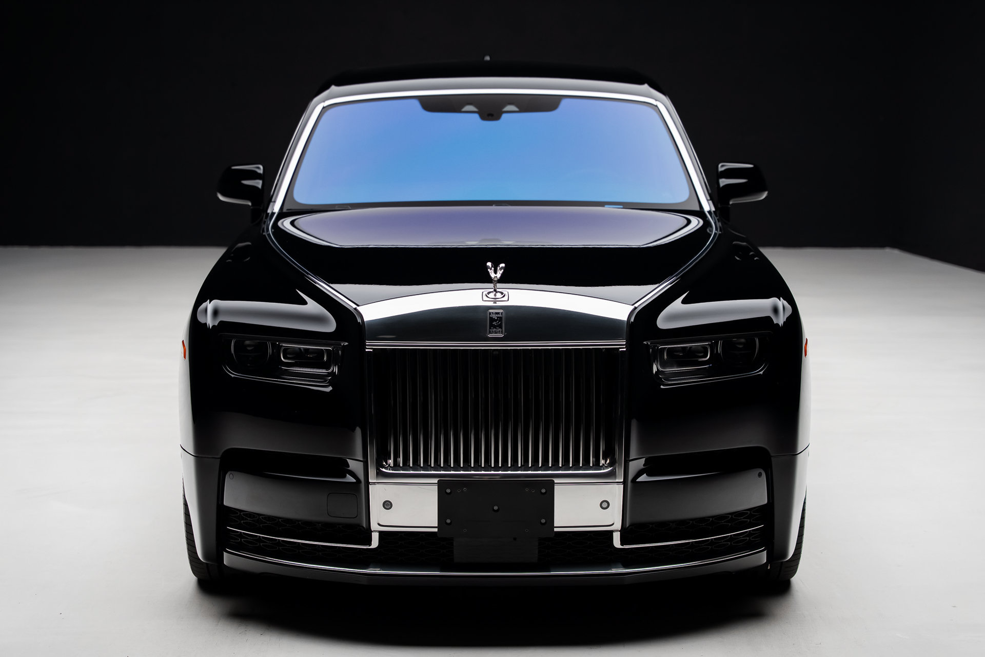 Used 2023 Rolls-Royce Phantom Sedan w/ The Phantom Package RWD image 7