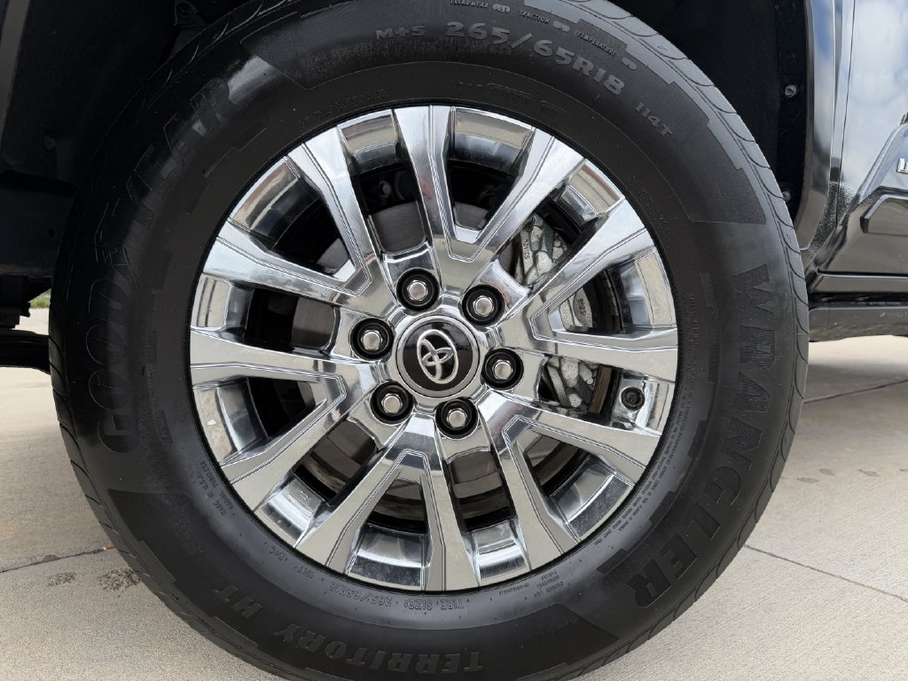 Used 2025 Toyota Tacoma Limited w/ Tow Tech Package AWD/4WD image 9