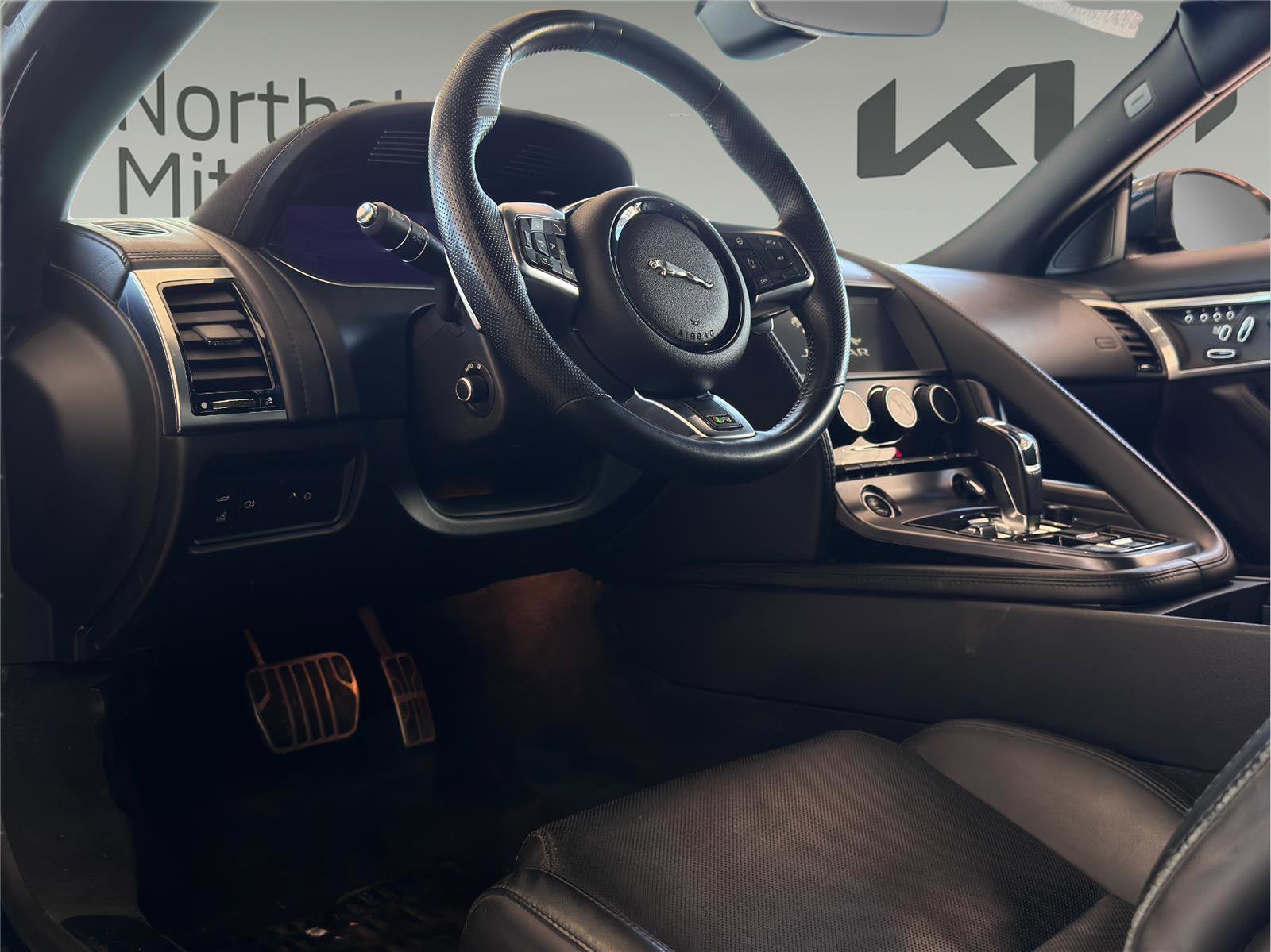 Used 2021 Jaguar F-TYPE R image 9