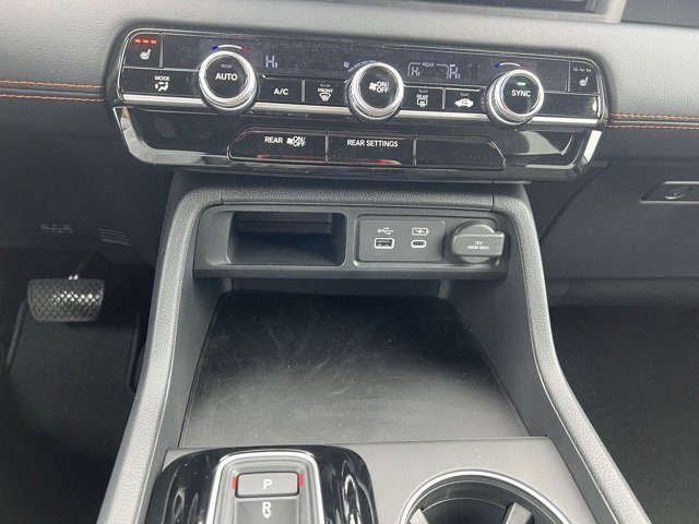 New 2025 Honda Pilot Sport image 21