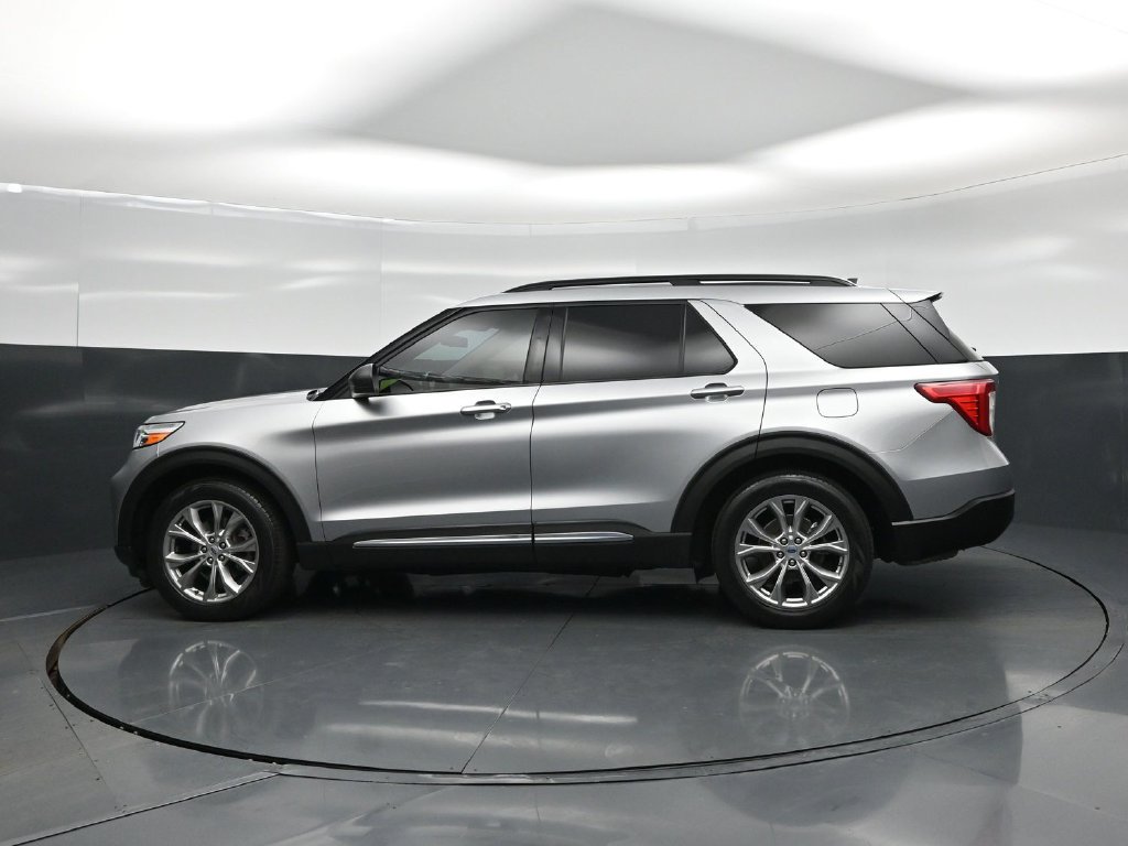 Used 2021 Ford Explorer XLT w/ Equipment Group 202A RWD image 24