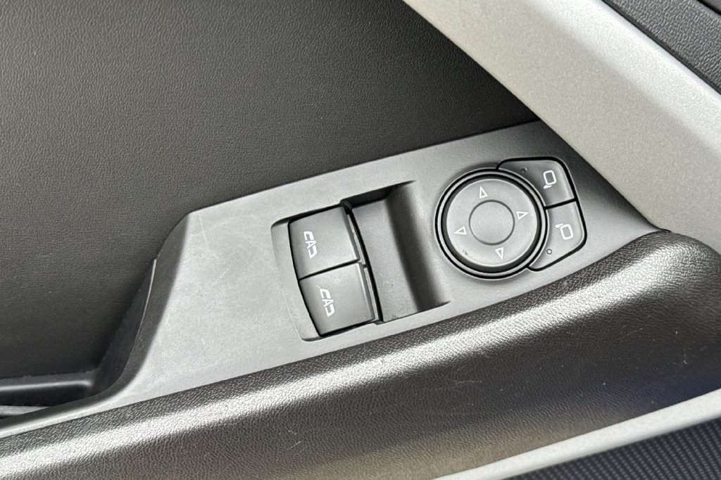 Used 2019 Chevrolet Camaro SS RWD image 14