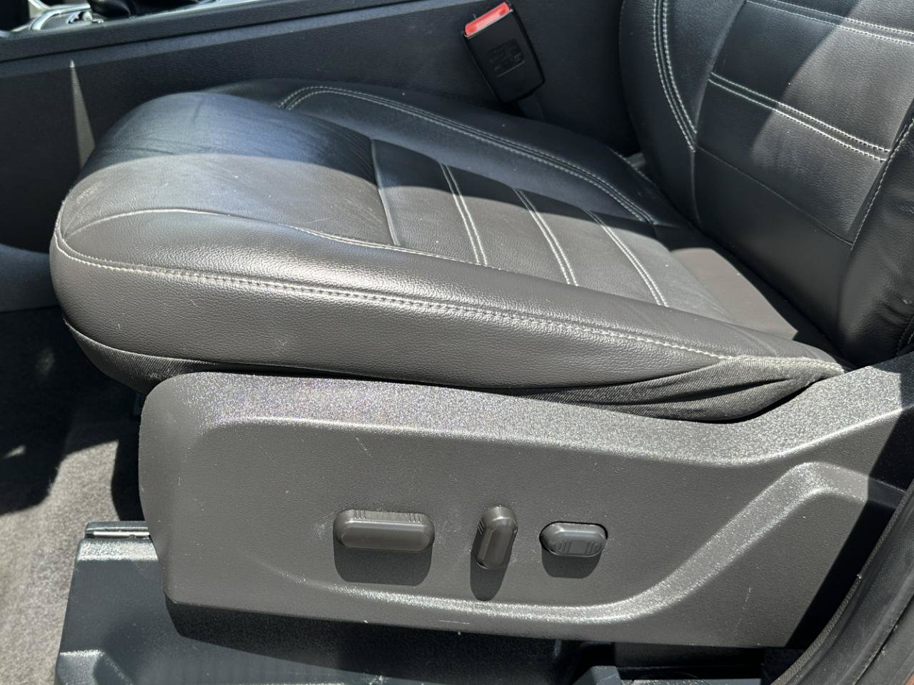 Used 2017 Ford Escape Titanium FWD image 26