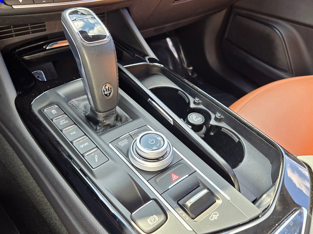 Used 2023 Maserati Levante GT image 22