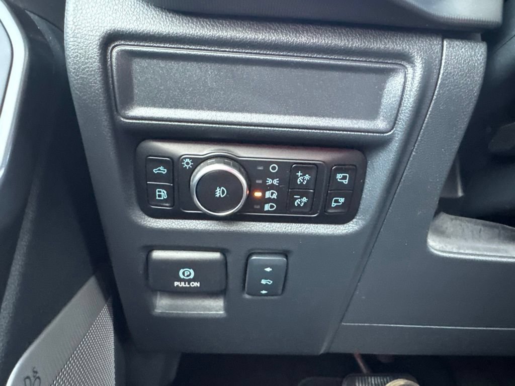Used 2025 Ford F150 Lariat w/ Equipment Group 501A Mid AWD/4WD image 27