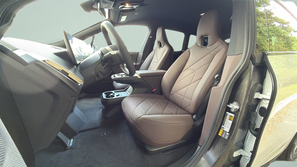 New 2026 BMW iX xDrive45 image 10