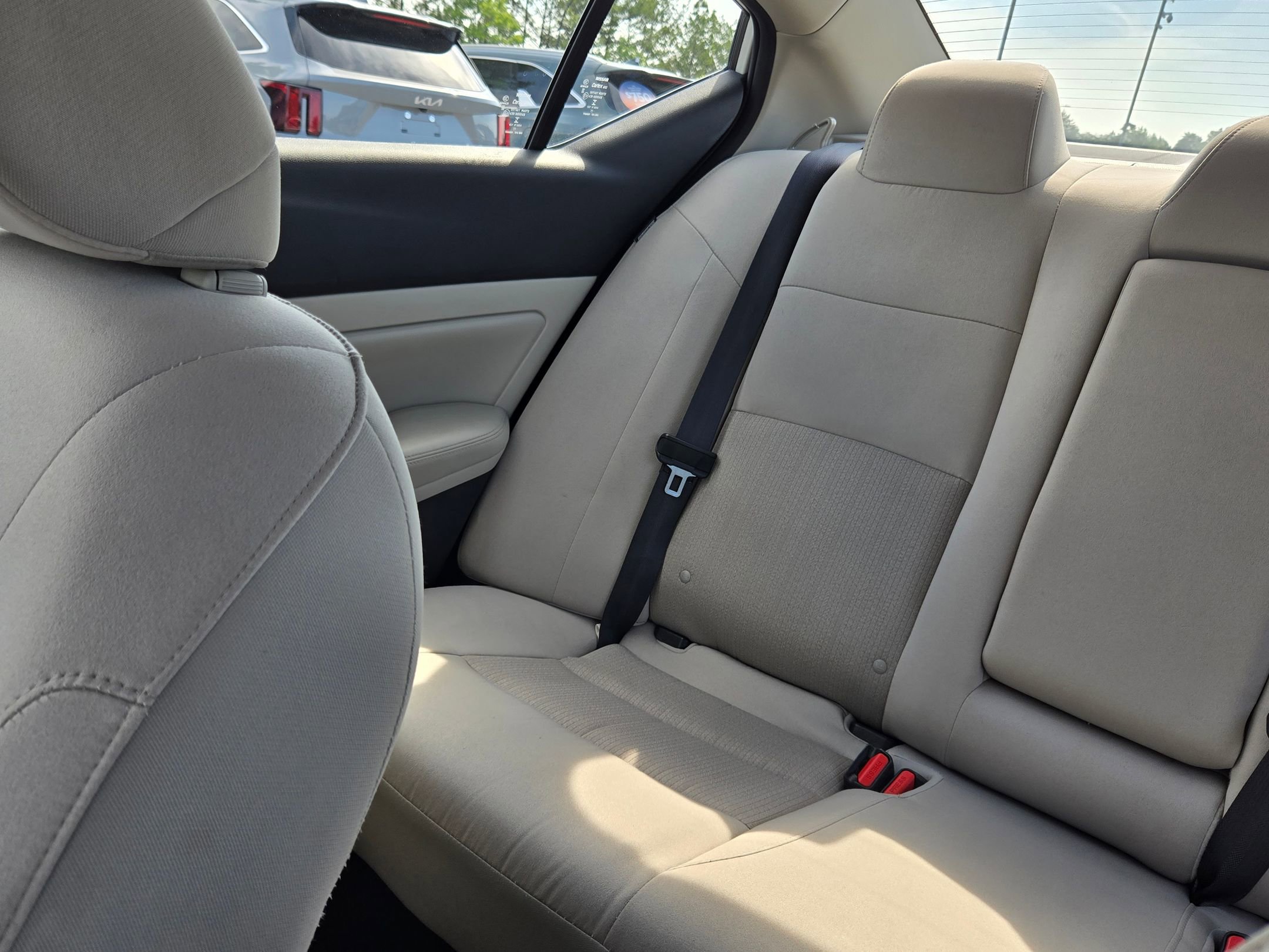 Used 2024 Nissan Altima 2.5 SV FWD image 12