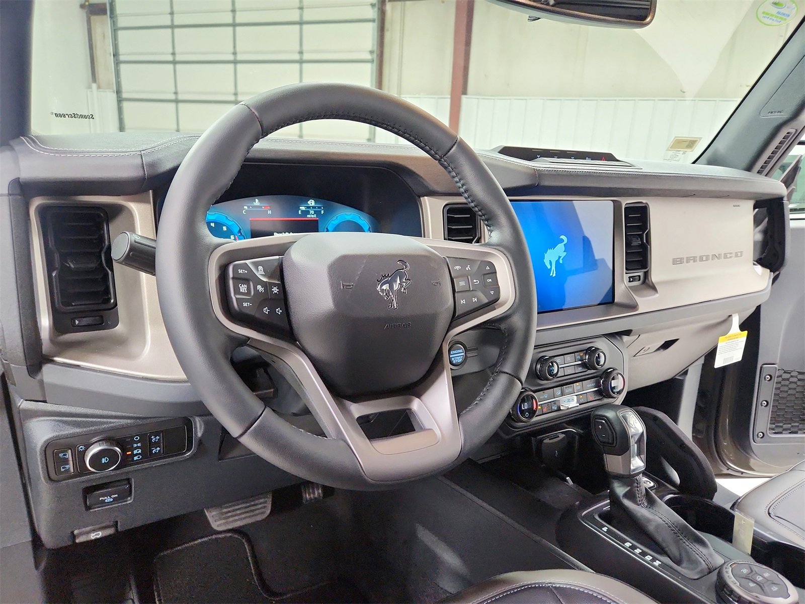 New 2025 Ford Bronco Outer Banks w/ Sasquatch Package image 18