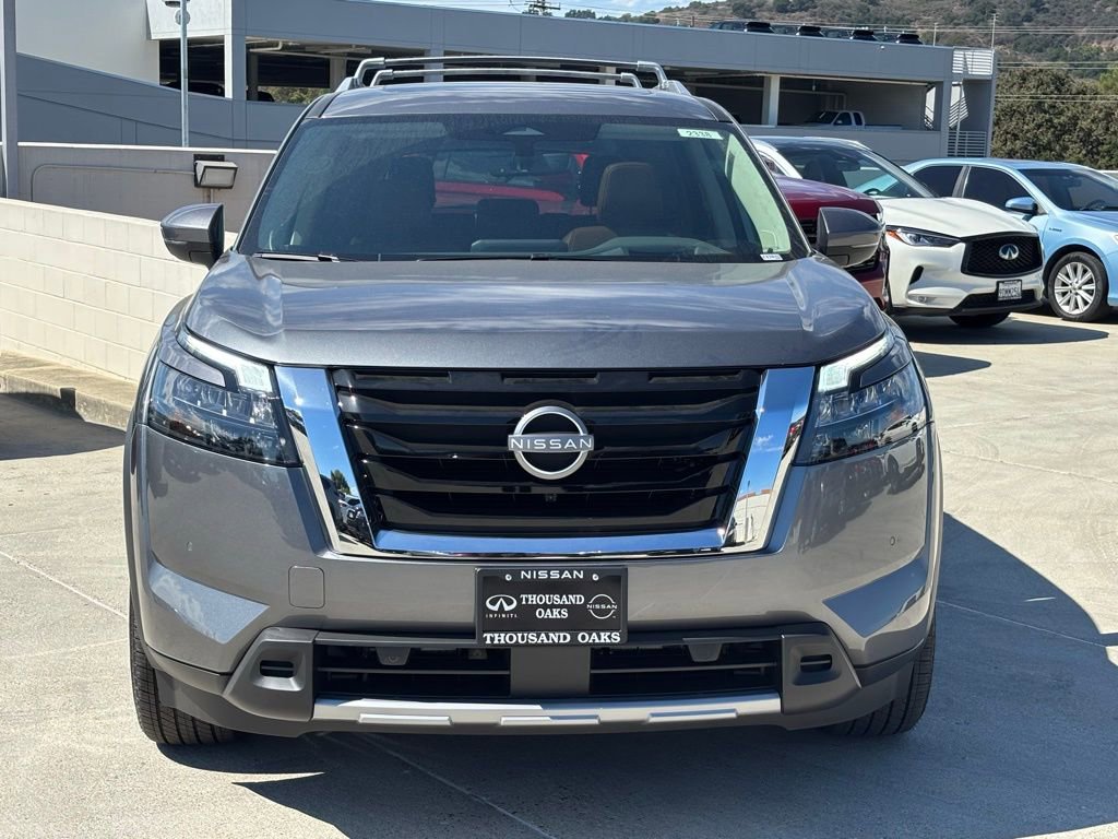 New 2025 Nissan Pathfinder Platinum w/ Cargo Package FWD image 7