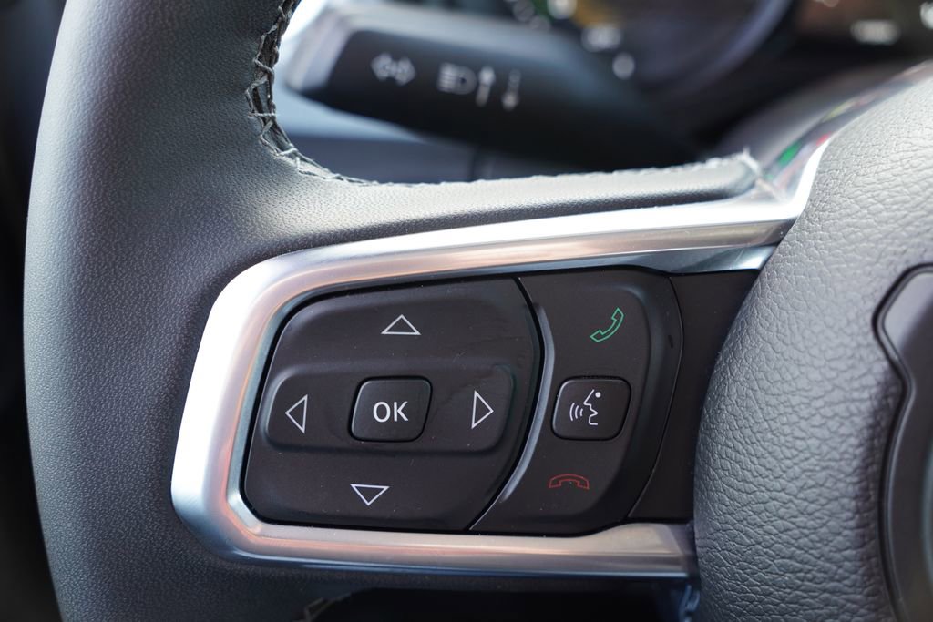 Certified 2025 Jeep Wrangler Unlimited Sahara w/ Safety Group image 29