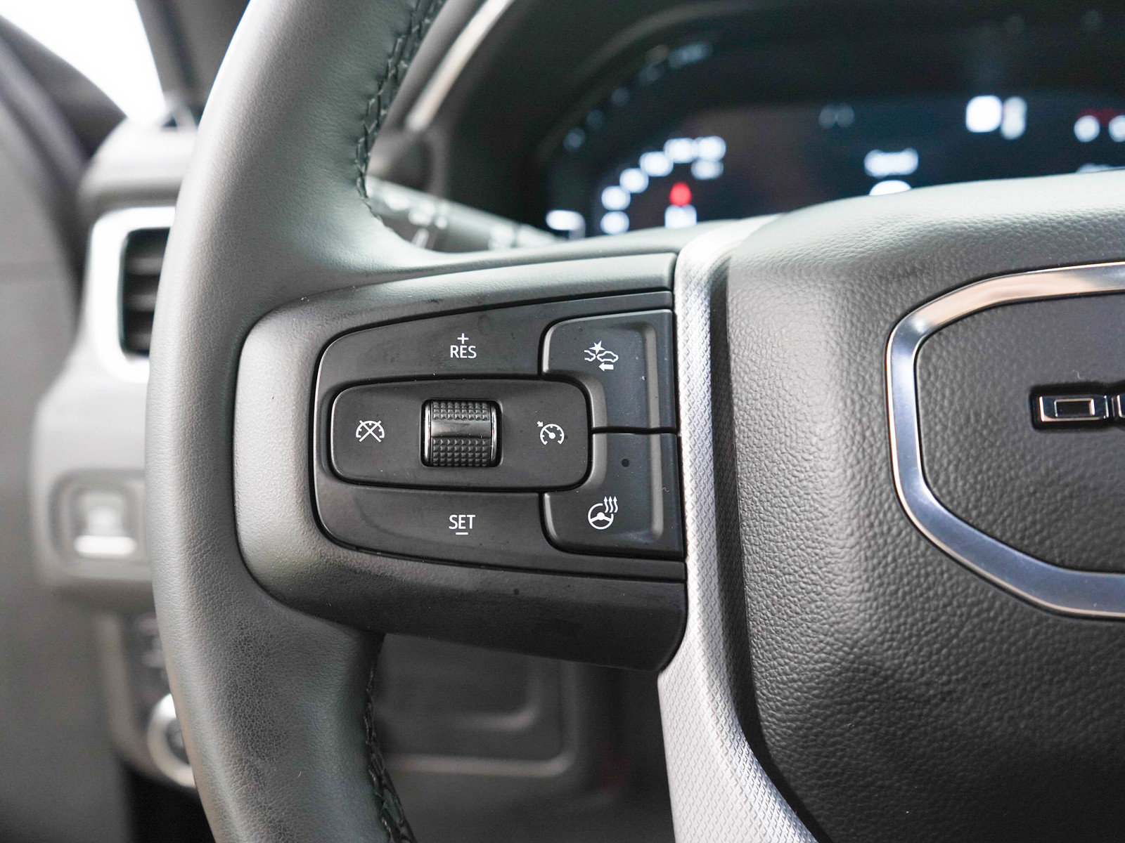 Used 2023 GMC Yukon Denali AWD/4WD image 28