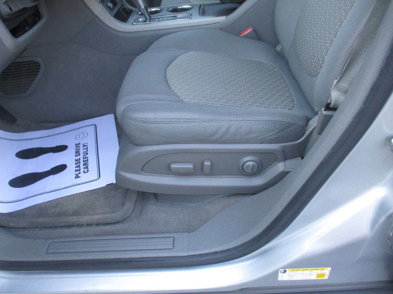 Used 2010 Chevrolet Traverse LT w/ Personal Connectivity Package FWD image 10