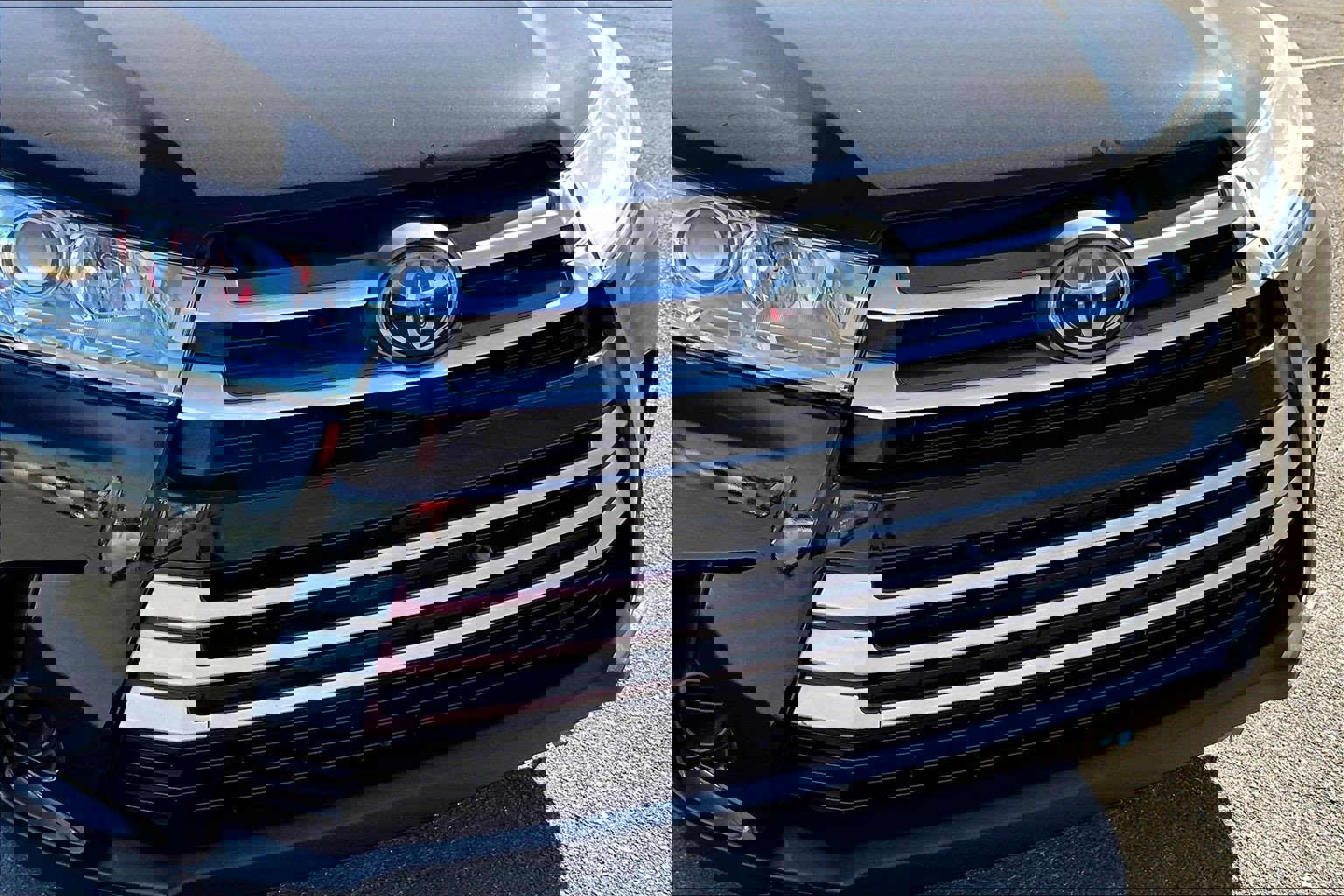 Used 2019 Toyota Highlander LE image 26