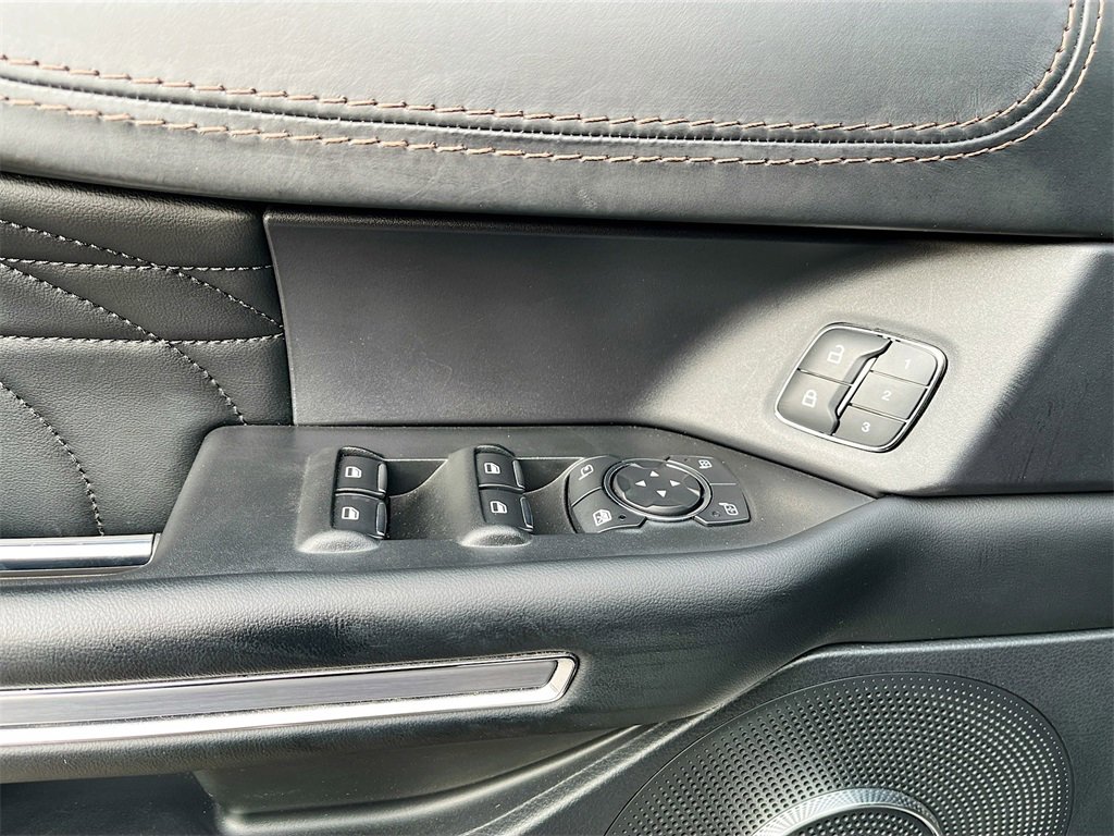 Used 2021 Ford Expedition Platinum image 18