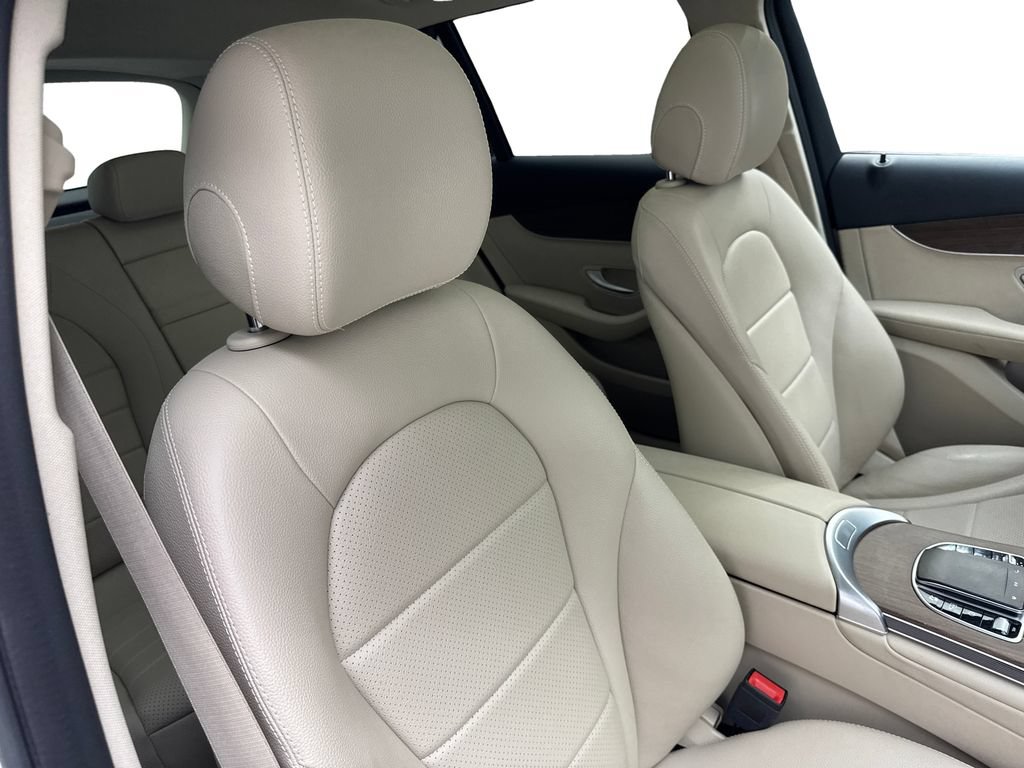 Used 2021 Mercedes-Benz GLC 300 4MATIC image 44